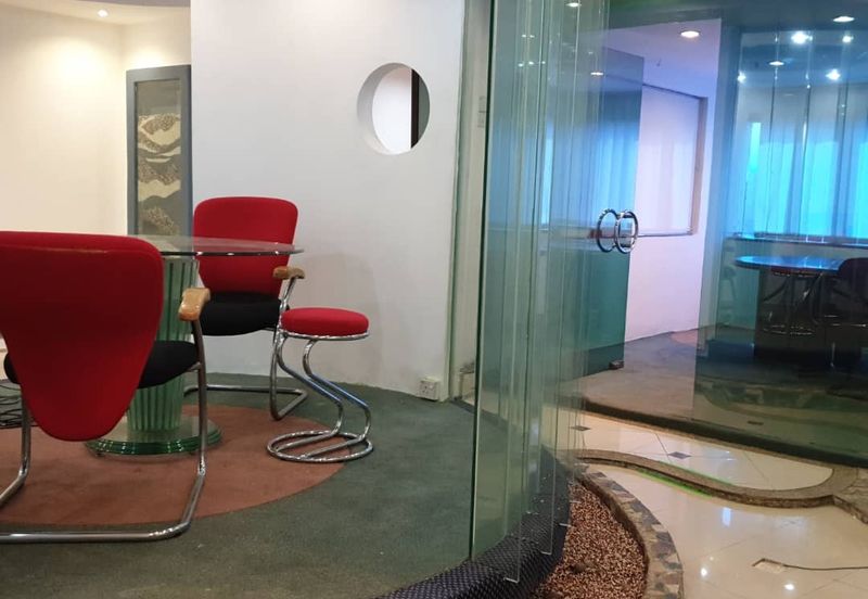 Leisure Commerce Square