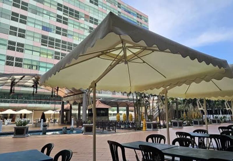 Leisure Commerce Square