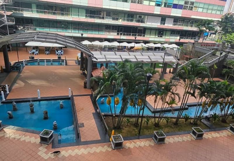 Leisure Commerce Square