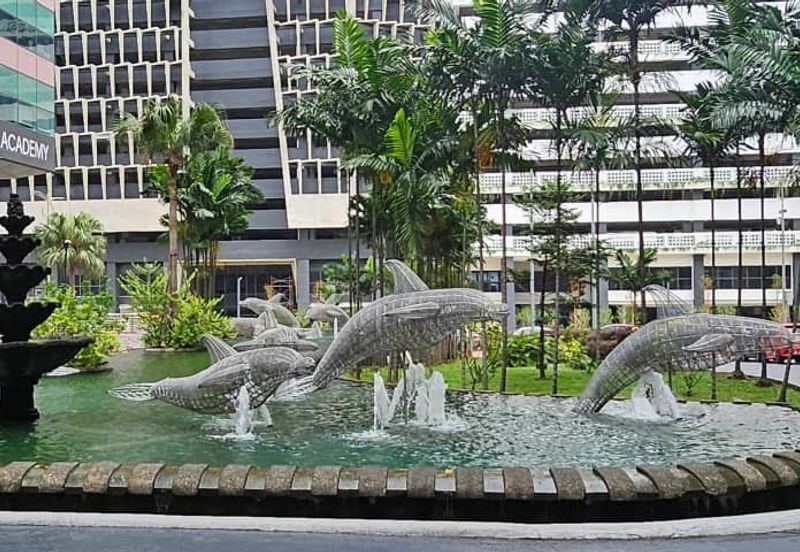 Leisure Commerce Square