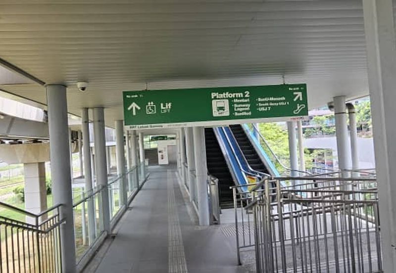 Leisure Commerce Square