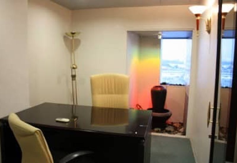 Leisure Commerce Square