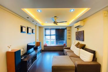 First Residence (Residensi Unggul)