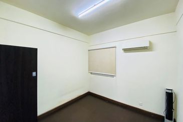 First Residence (Residensi Unggul)