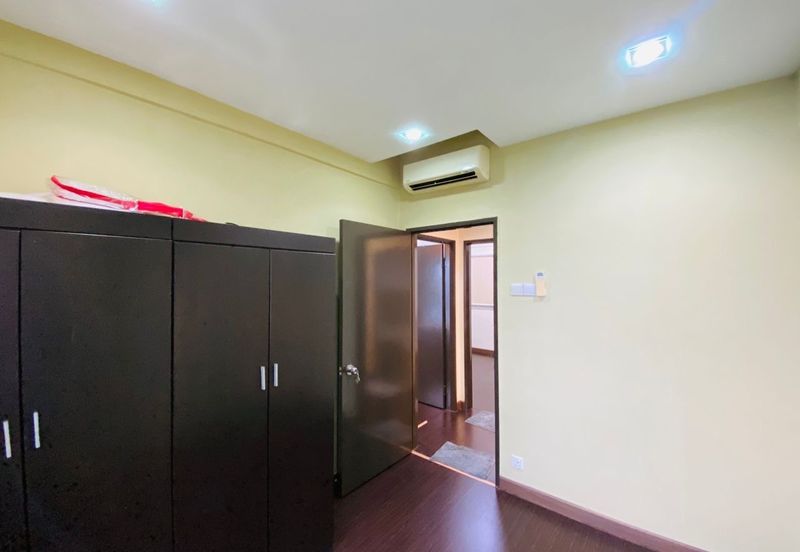 First Residence (Residensi Unggul)