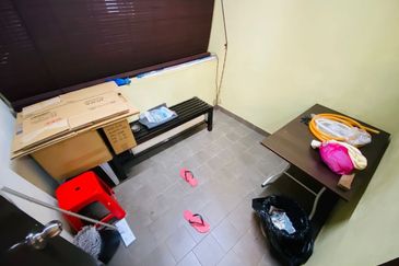 First Residence (Residensi Unggul)