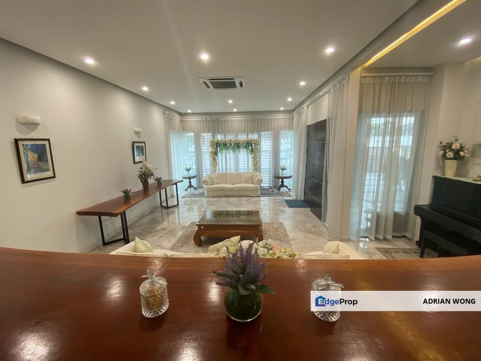 SS7 Bungalow, Leasehold with Individual Title, Near to Paradigm Mall, Golf Course, Facing South East., Selangor, Petaling Jaya
