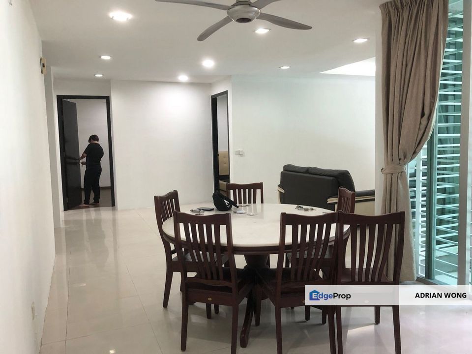USJ One Avenue, View Anytime, Renovated, Lower Floor, Facing Swimming Pool, Walking Distance to Public Transport and LRT Subang Jaya., Selangor, USJ