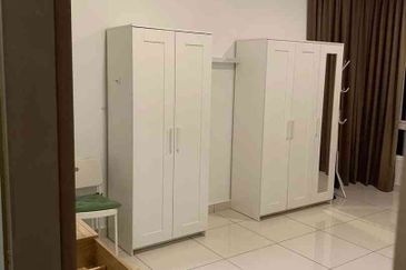 Royal Regent Sri Putramas III