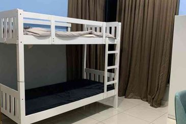 Royal Regent Sri Putramas III