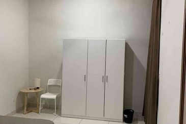 Royal Regent Sri Putramas III