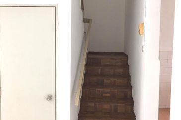 Damansara Damai 2-sty, 20x65, Intermediate, Unfurnished, Friendly Neighbours, Facing East.