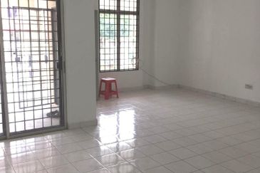 Damansara Damai 2-sty, 20x65, Intermediate, Unfurnished, Friendly Neighbours, Facing East.