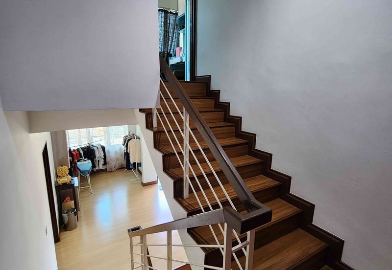 Damansara Damai 3-sty, 42x70, Corner, Full Furnished, Fully Extended with Approval, Renovated, Friendly Neighbours, Facing East.