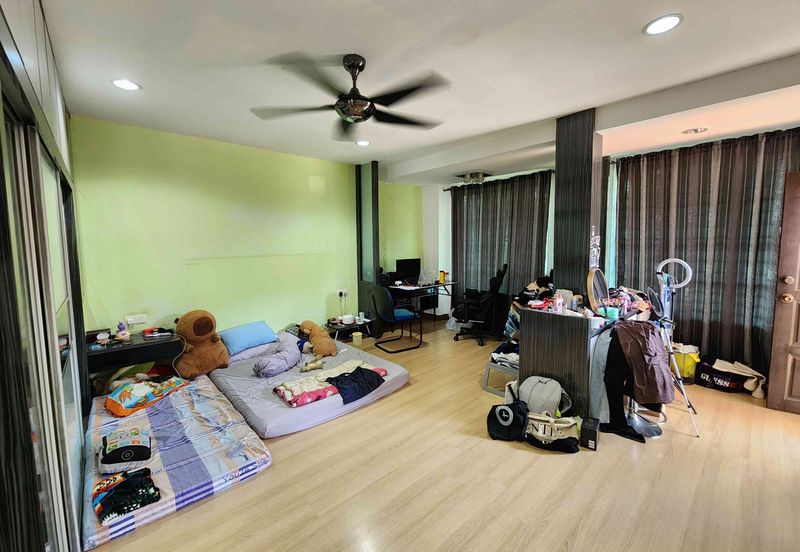 Damansara Damai 3-sty, 42x70, Corner, Full Furnished, Fully Extended with Approval, Renovated, Friendly Neighbours, Facing East.