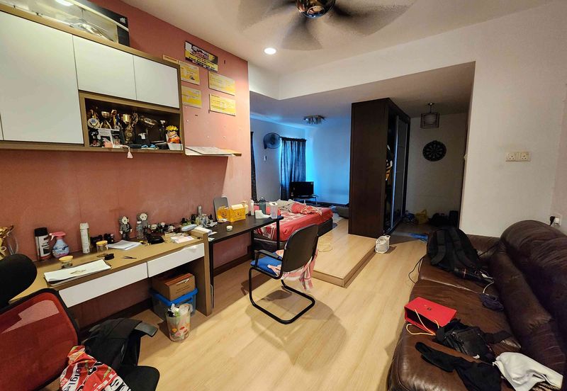 Damansara Damai 3-sty, 42x70, Corner, Full Furnished, Fully Extended with Approval, Renovated, Friendly Neighbours, Facing East.