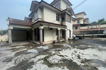 Damansara Damai 2-sty, 20x65, Corner, Unfurnished, Friendly Neighbours, Facing Residential.