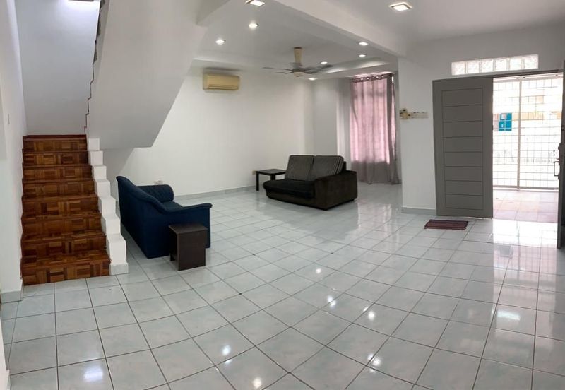 Damansara Damai 2-sty, 20x60, Intermediate, Unfurnished, Friendly Neighbours, Facing East.