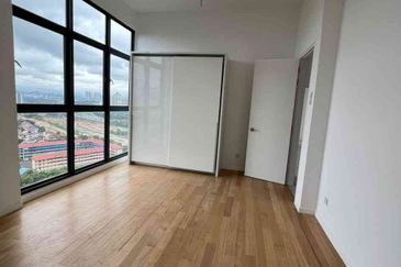 Waltz Residence, Basic Unit, Facing KL City, Middle Floor, View & Move in Anytime, Multiple Unit Available, Easy Access to Bukit Jalil, Old Klang Road
