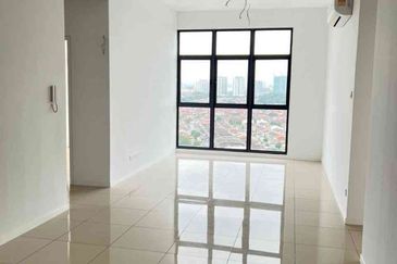 Waltz Residence, Basic Unit, Facing KL City, Middle Floor, View & Move in Anytime, Multiple Unit Available, Easy Access to Bukit Jalil, Old Klang Road