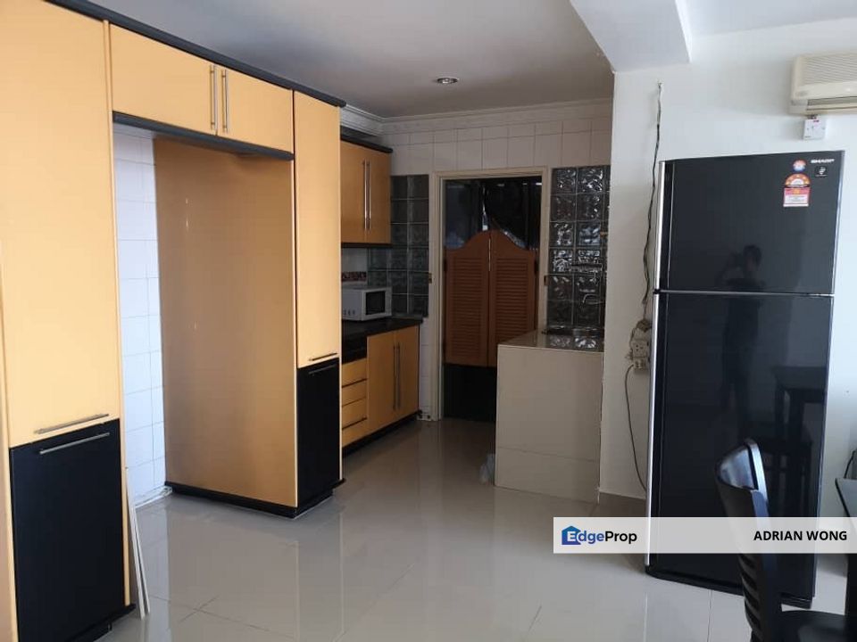 Kelana Puteri, 2 Carparks, Corner High Floor, Renovated, Walking Distance to LRT3, near Paradigm Mall, Easy Access via Major Highway., Selangor, Kelana Jaya