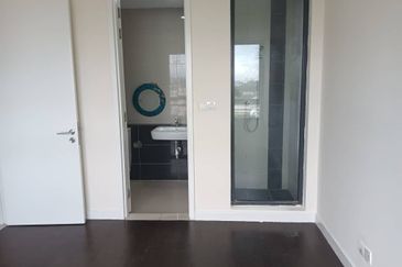 Pandora @ Tropicana Metropark