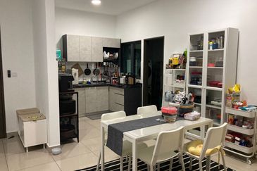 Six Ceylon (6 Ceylon)