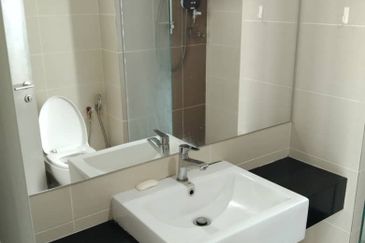 Six Ceylon (6 Ceylon)