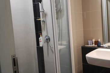 Pandora @ Tropicana Metropark