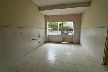 Jalan Pulau Angsa U10/20 