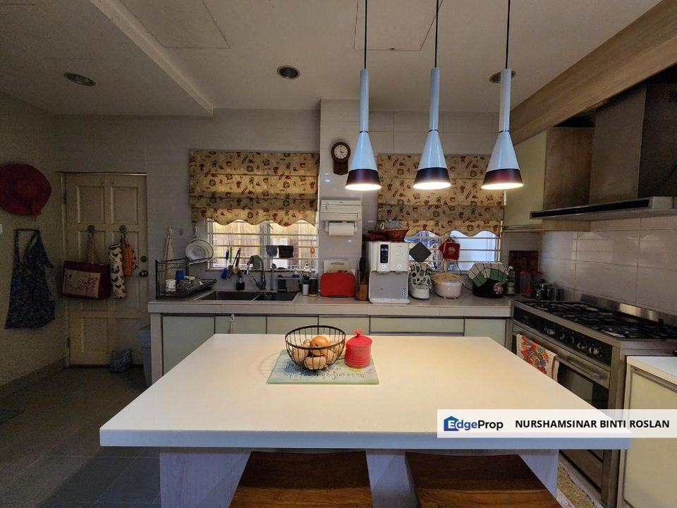 Semi Detached 2.5 Storey House for Sale @ Seksyen 7 Shah Alam, Selangor, Shah Alam