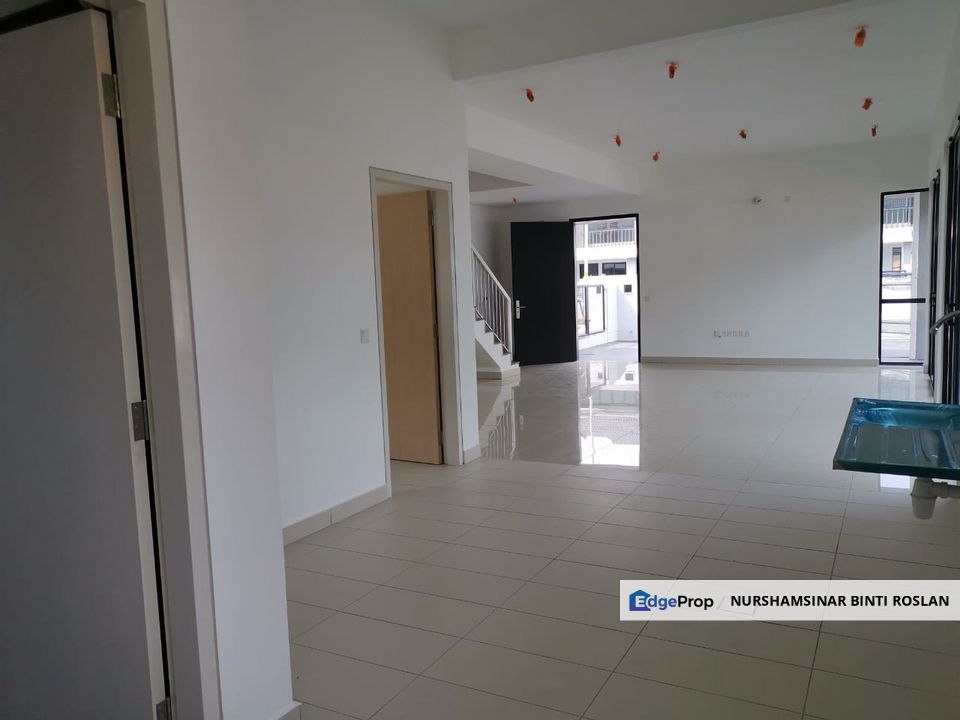 End Lot Double Storey House @ Kyra Bandar Bukit Raja, Selangor, Klang