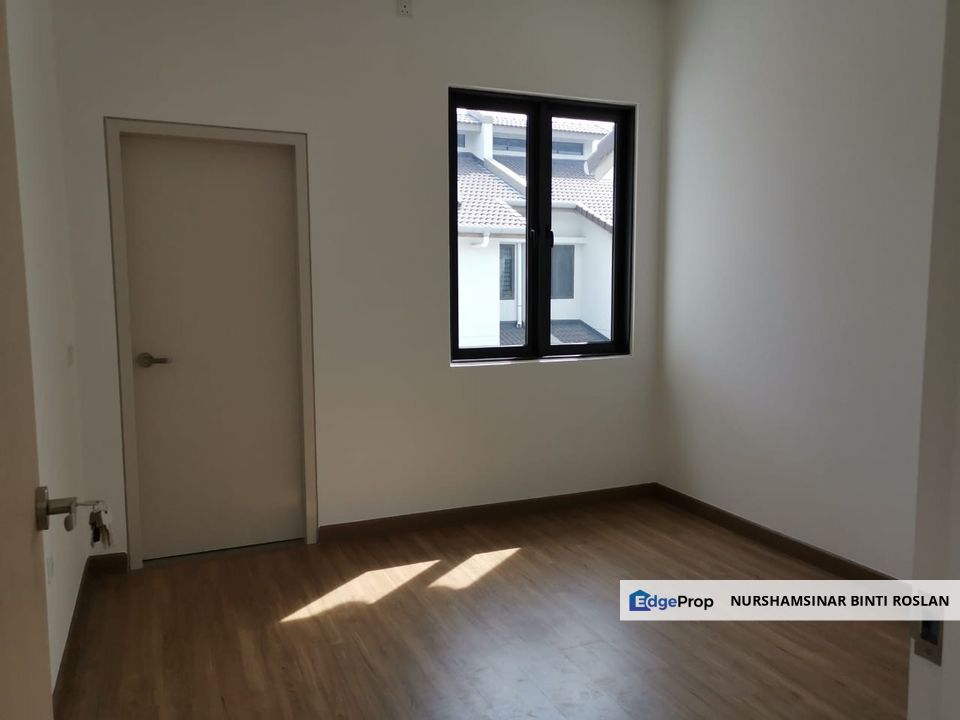 End Lot Double Storey House @ Kyra Bandar Bukit Raja, Selangor, Klang