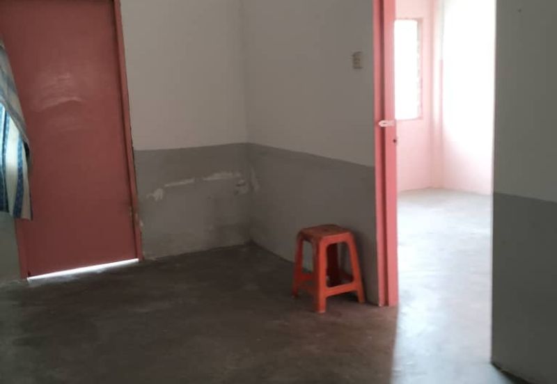 Panorama Lapangan Perdana Flat