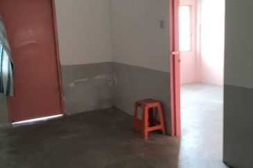 Panorama Lapangan Perdana Flat