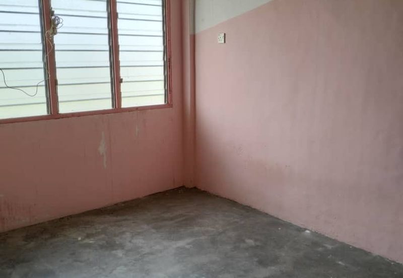 Panorama Lapangan Perdana Flat