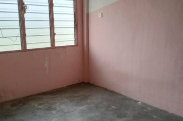 Panorama Lapangan Perdana Flat