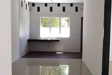 SEMI D DOUBLE STOREY FOR SALE LOCATED AT BATU GAJAH 