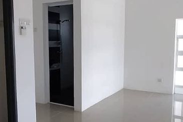 SEMI D DOUBLE STOREY FOR SALE LOCATED AT BATU GAJAH 