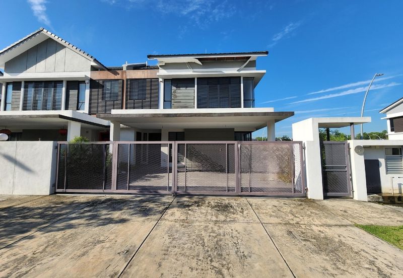 Reesia Elmina Garden