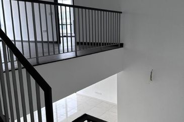 Reesia Elmina Garden