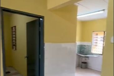 Flat PKNS, Seksyen 7