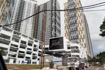 Platinum Splendor Residence