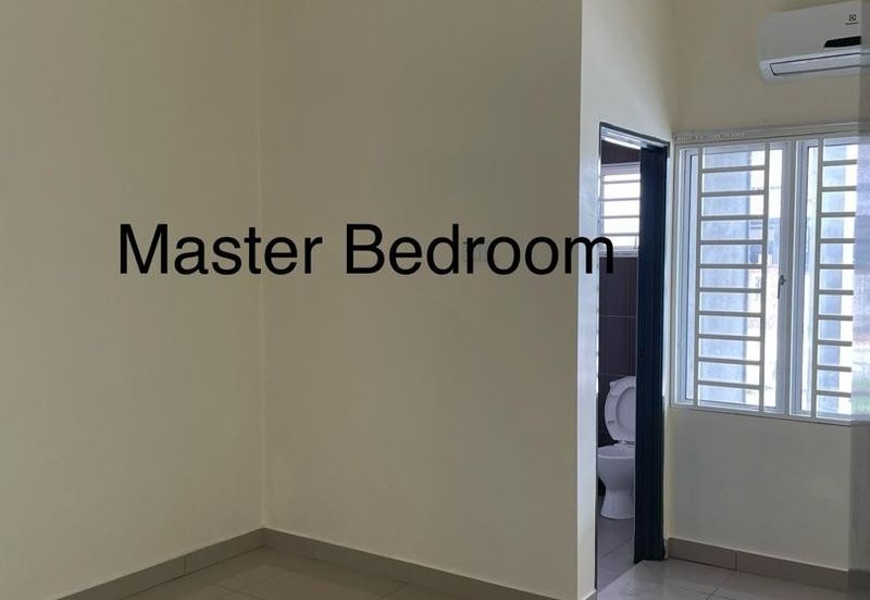 SEMI D HOUSE SUITABLE FOR FAMILY 