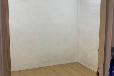 Panorama Lapangan Perdana Flat