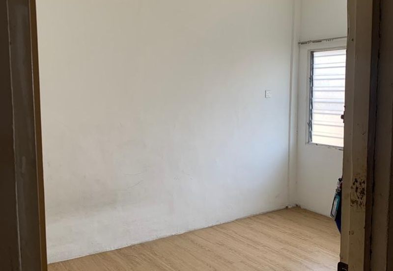 Panorama Lapangan Perdana Flat