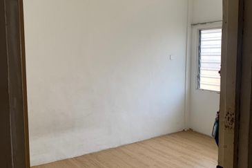 Panorama Lapangan Perdana Flat