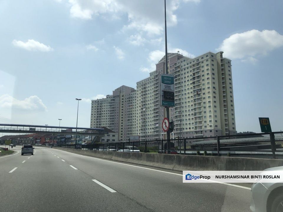 HOUSE FOR SALE SUITABLE FOR SMALL FAMILY, Selangor, Seri Kembangan