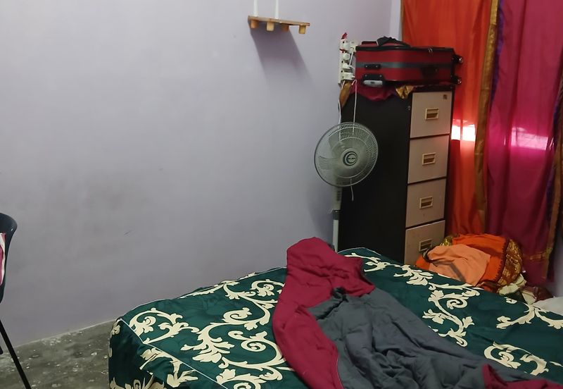 Panorama Lapangan Perdana Flat