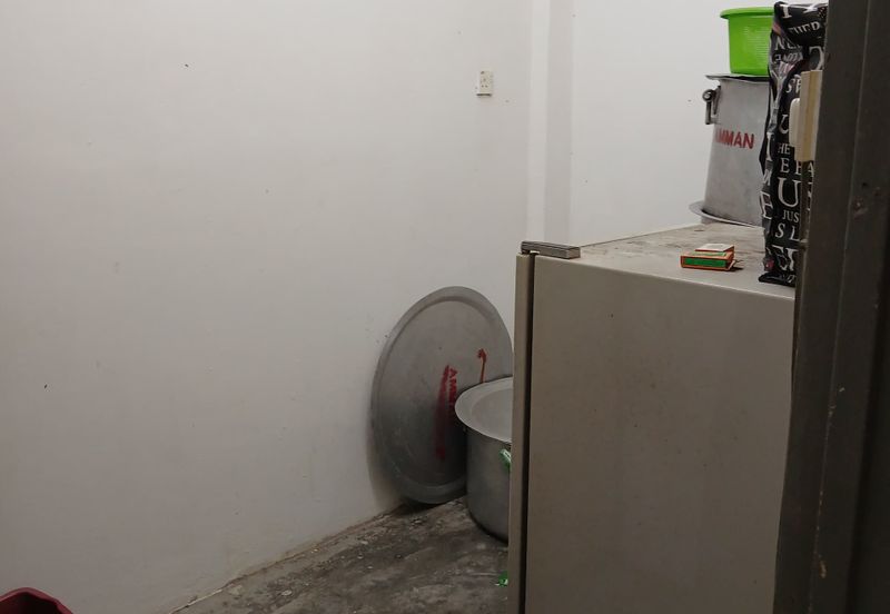 Panorama Lapangan Perdana Flat